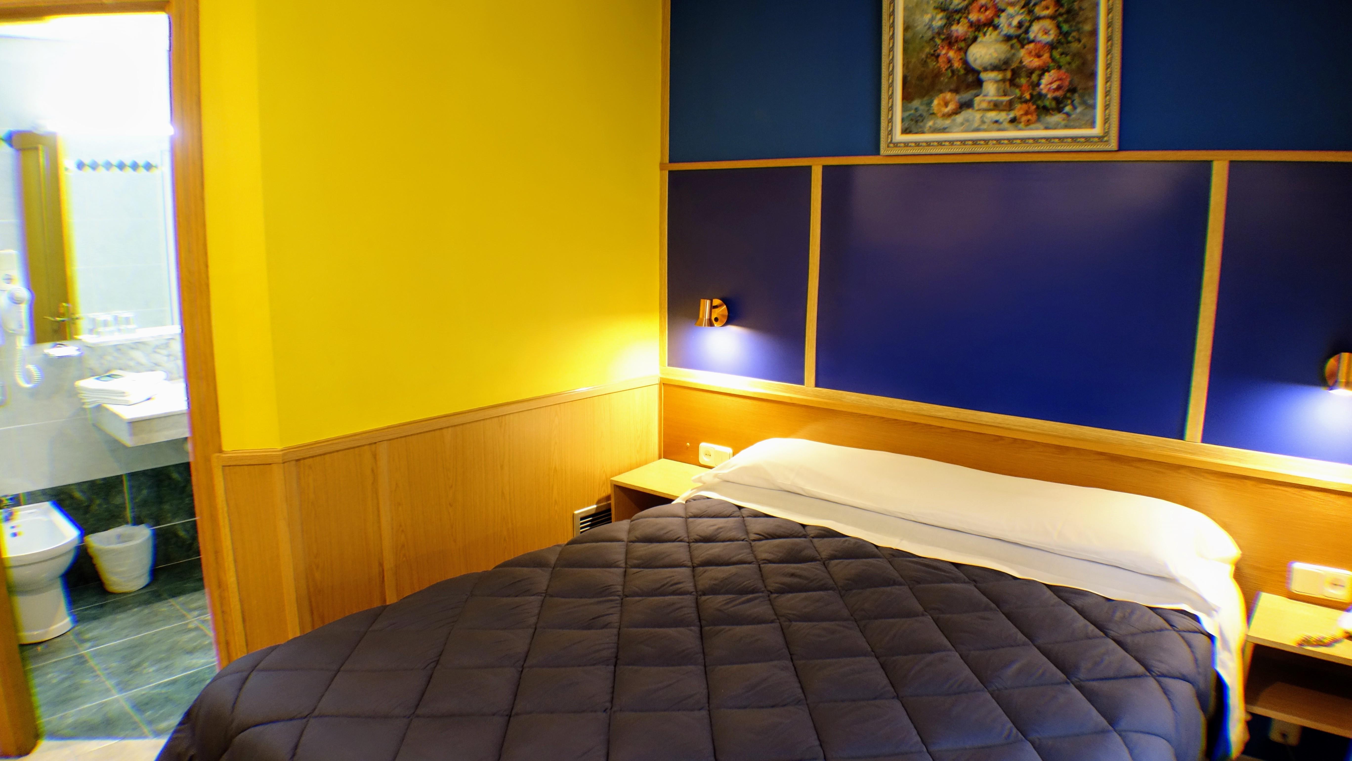 Hotel Tripolis Toledo Exterior foto