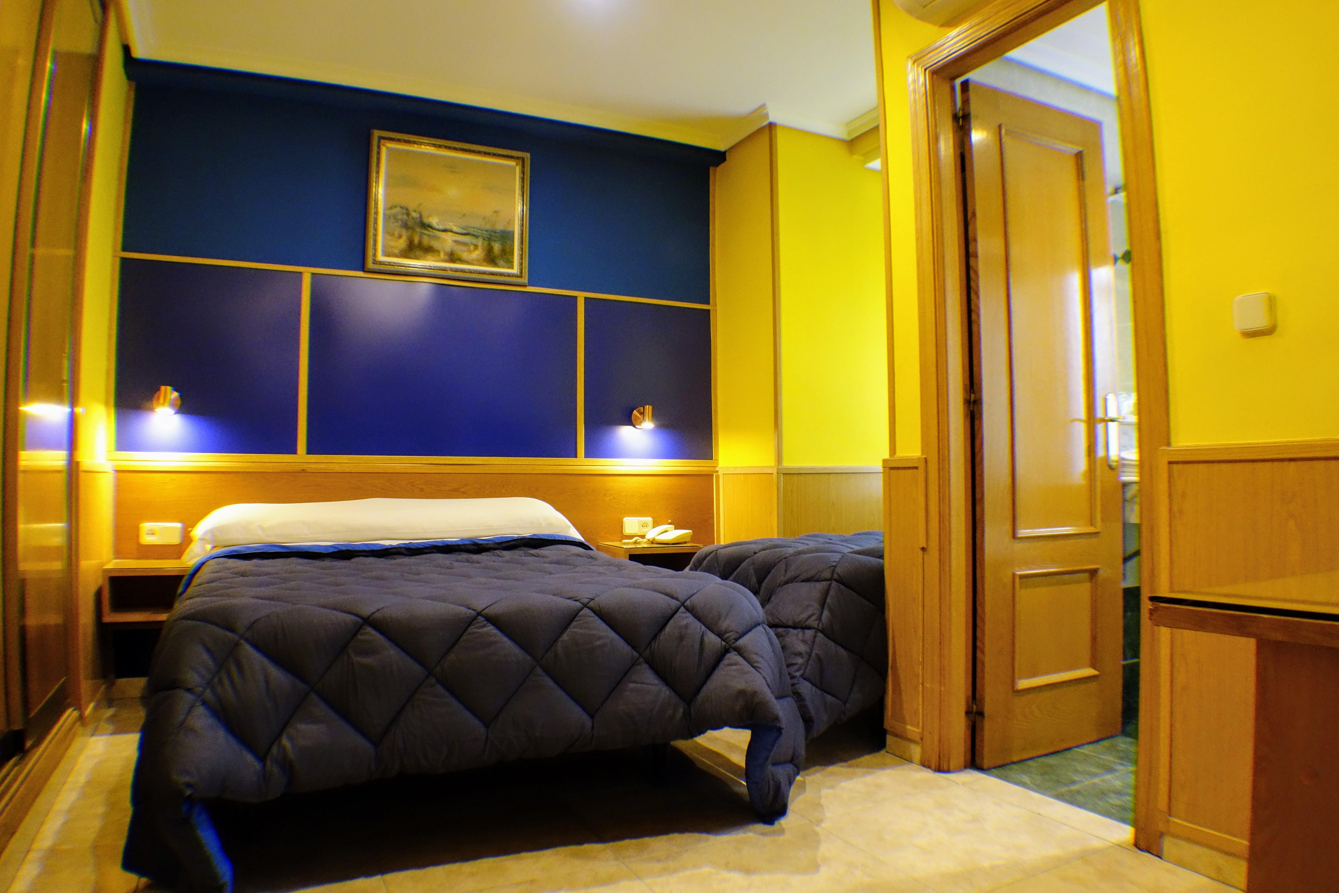 Hotel Tripolis Toledo Exterior foto
