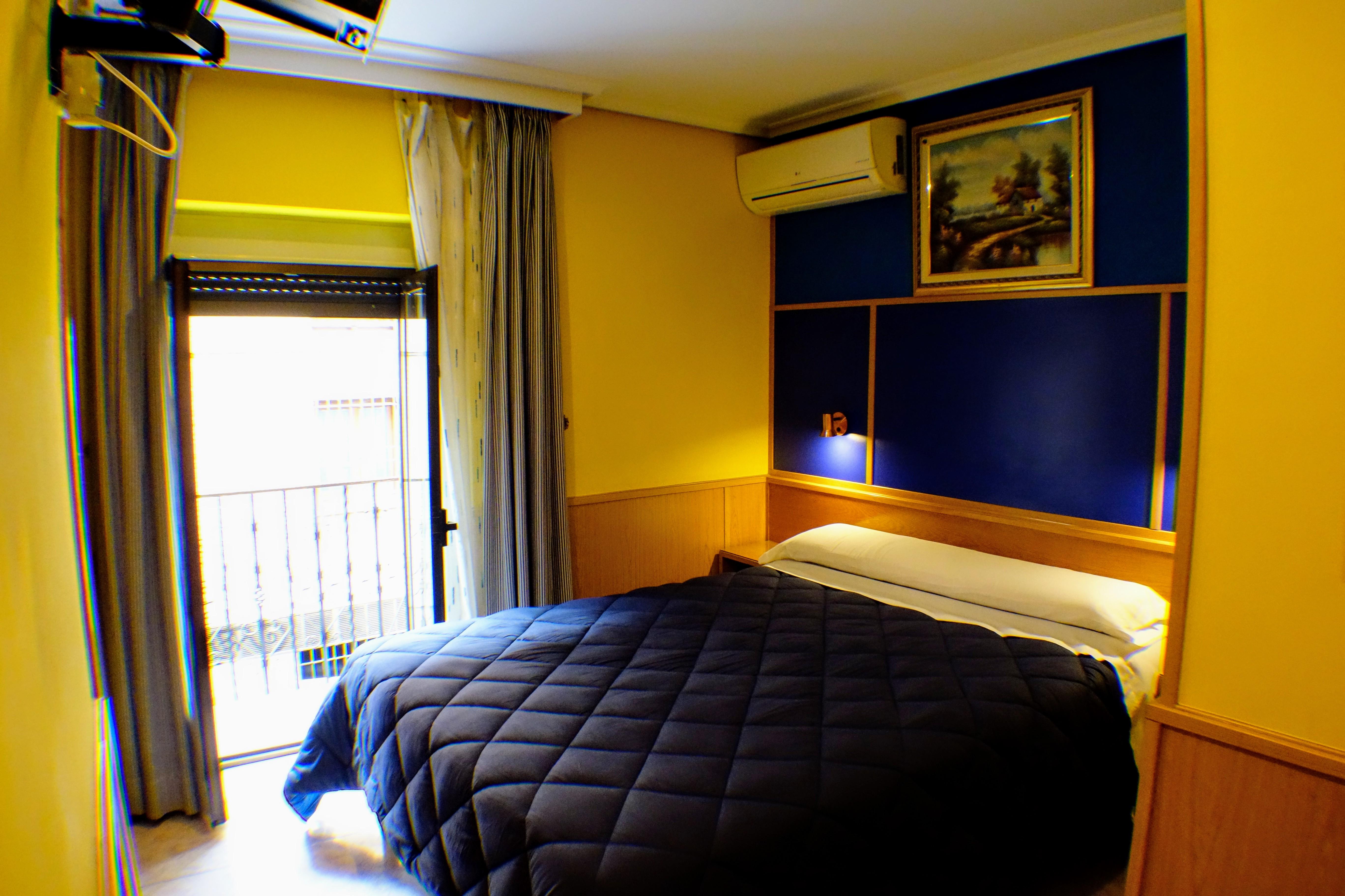 Hotel Tripolis Toledo Exterior foto