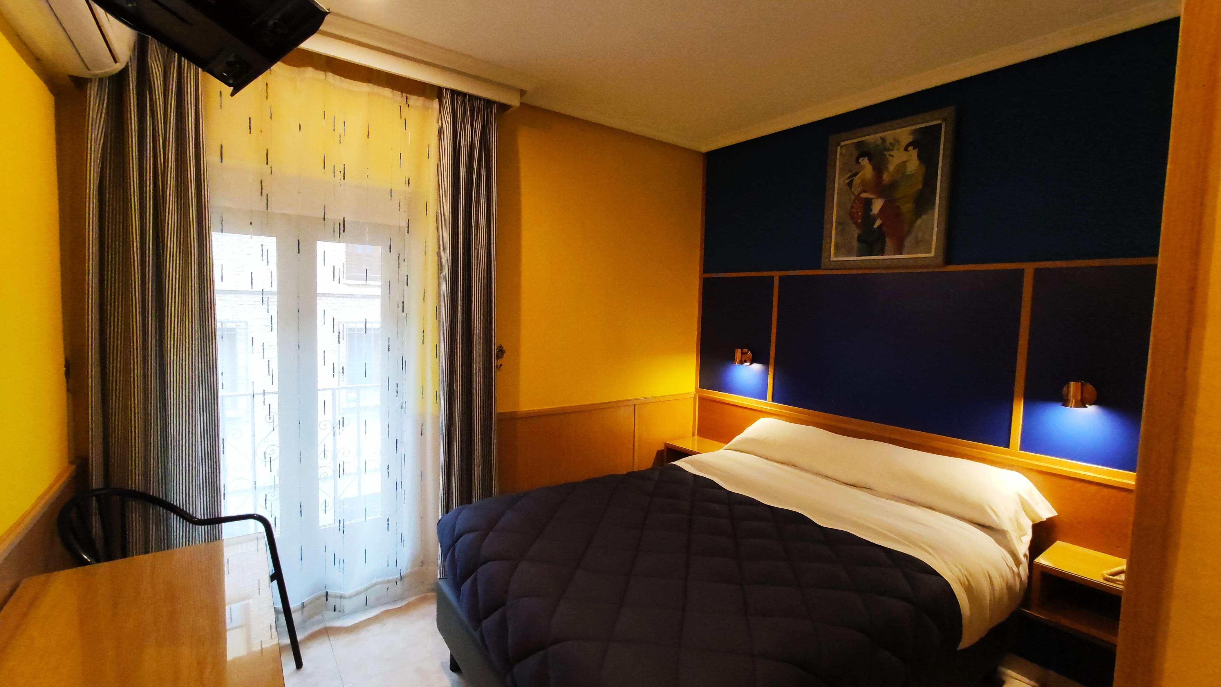 Hotel Tripolis Toledo Exterior foto